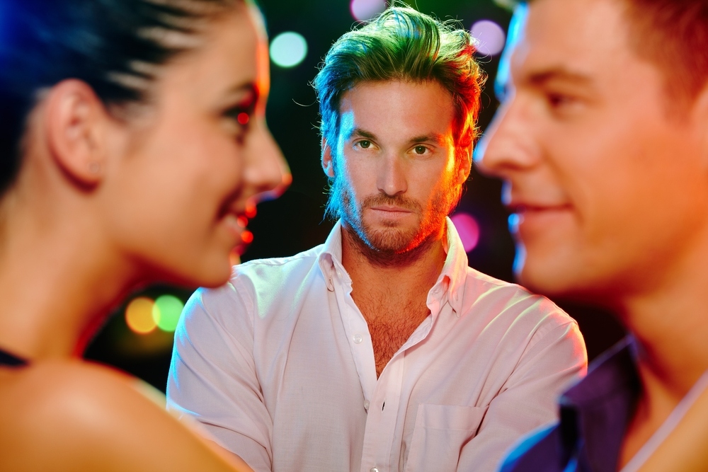 8 Simple Ways on How to Make a man Jealous and Want You