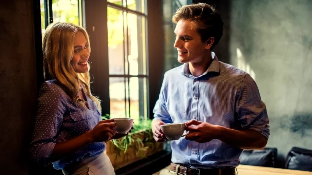 10 Effective Tips on How to Make a Man Chase You Easily